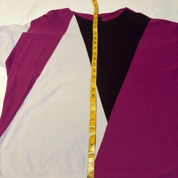 Aaeda Colorblock Sweater - Picture 7 of 7